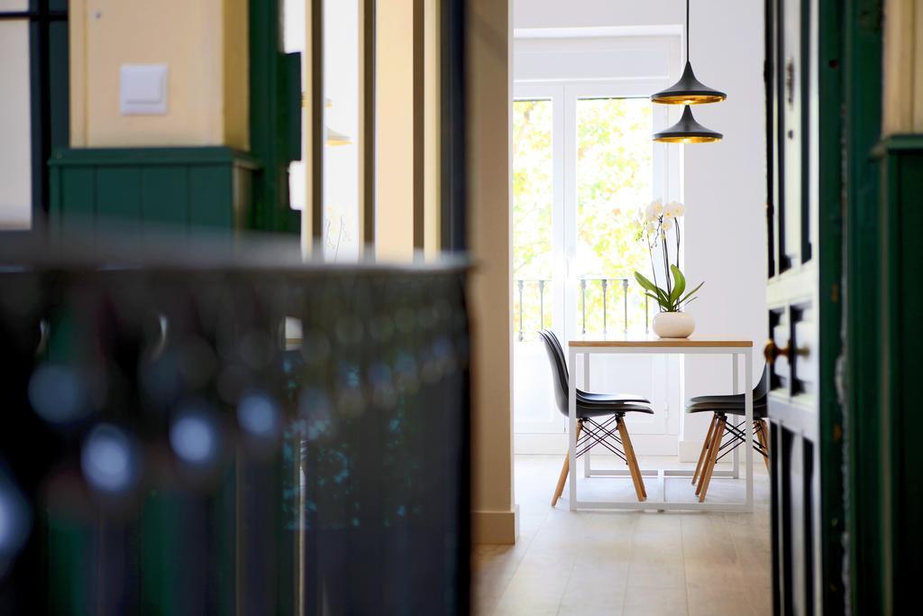 Atocha Hub Apartment Madrid Bagian luar foto