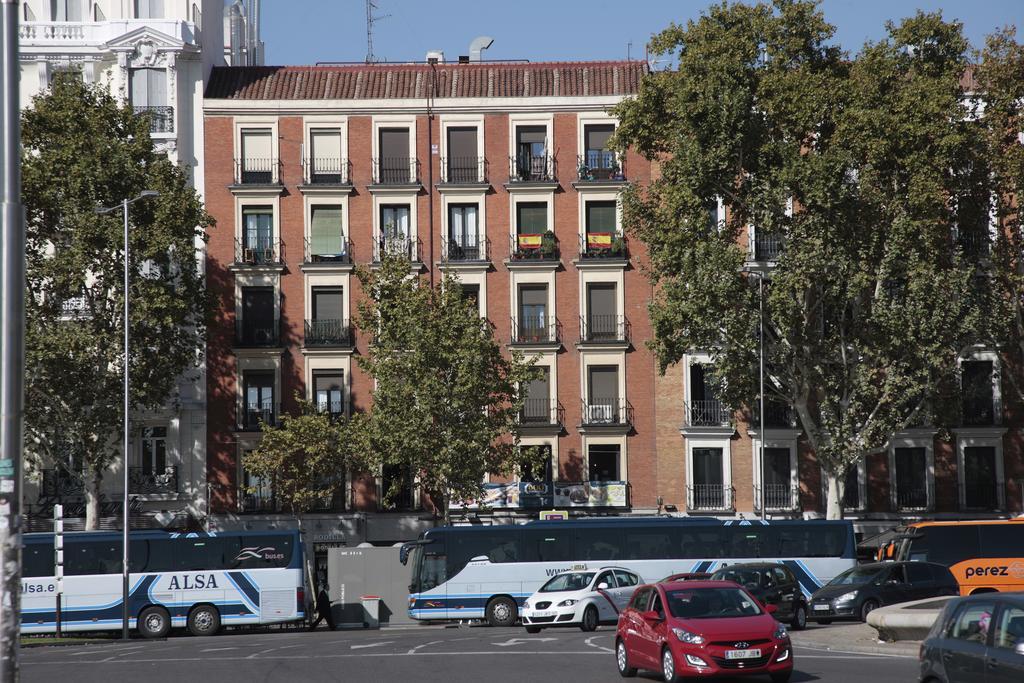 Atocha Hub Apartment Madrid Bagian luar foto