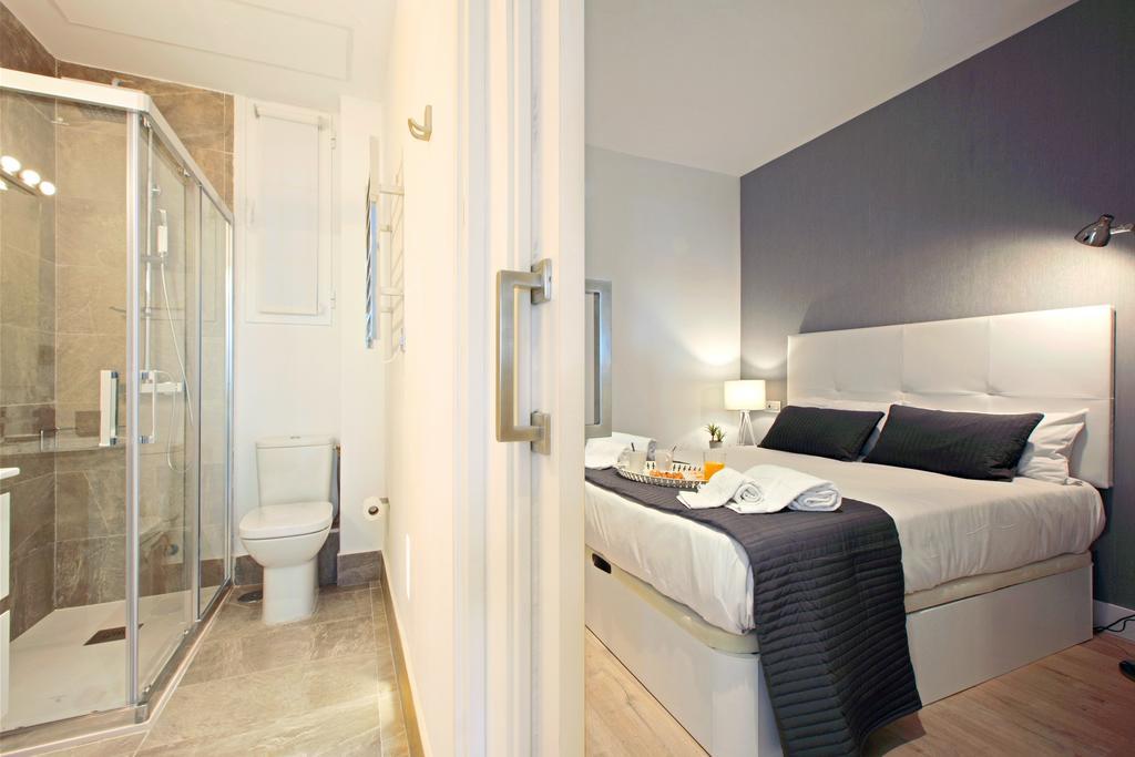 Atocha Hub Apartment Madrid Bagian luar foto