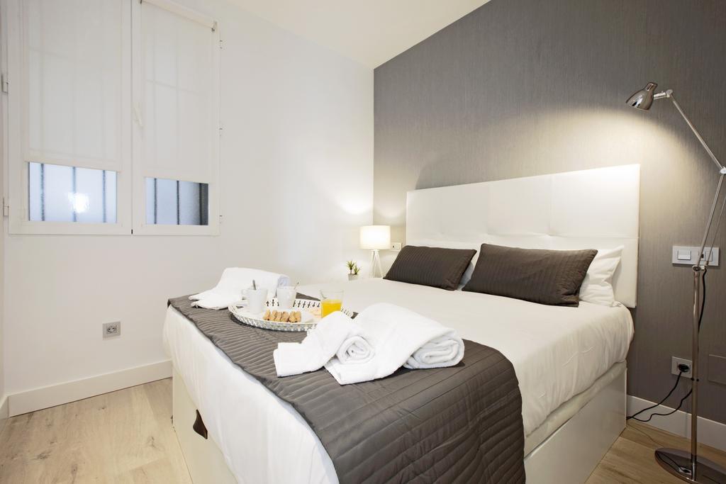 Atocha Hub Apartment Madrid Bagian luar foto