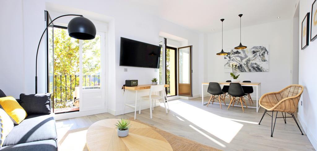 Atocha Hub Apartment Madrid Bagian luar foto
