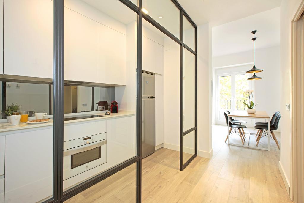 Atocha Hub Apartment Madrid Bagian luar foto